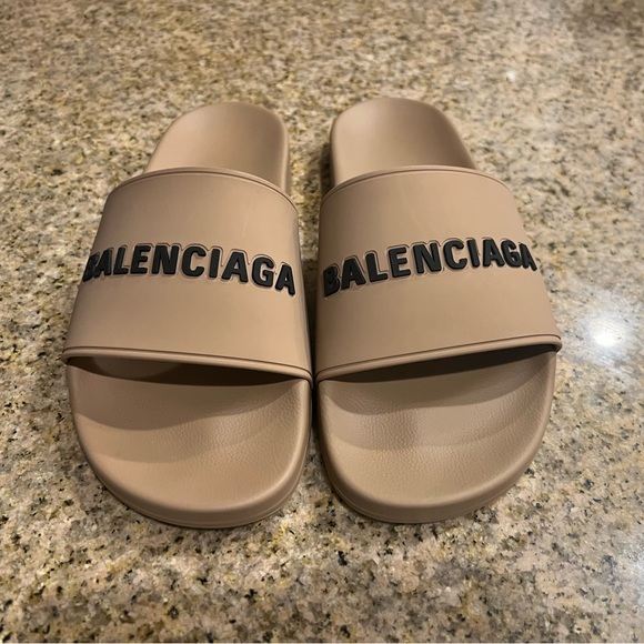 Balenciaga raised logo pool slides - Authentic - Picture 6 of 10